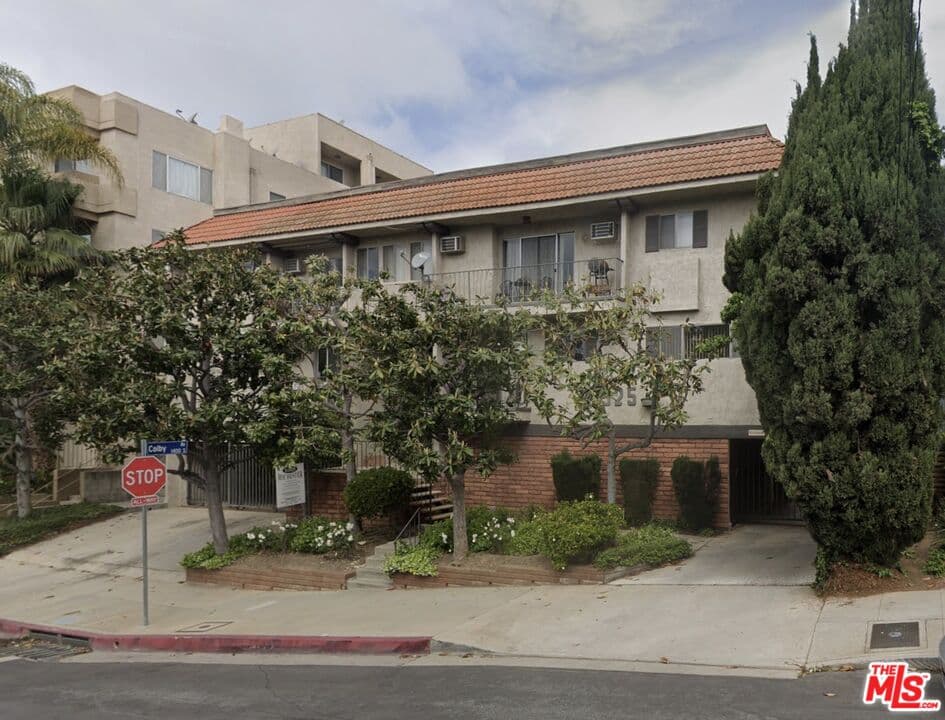 1 bd, 1 ba Condo in Los Angeles, CA — $2,295/mo — photo 1