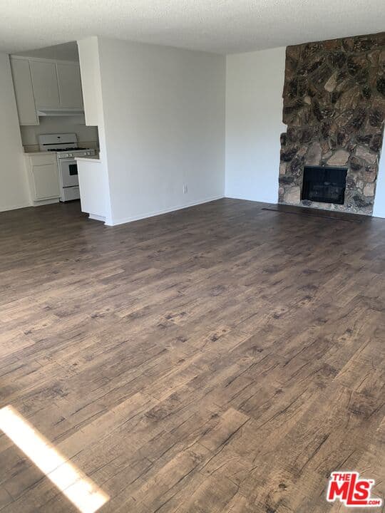 2 bd, 2 ba Condo in Los Angeles, CA — $2,950/mo — photo 2