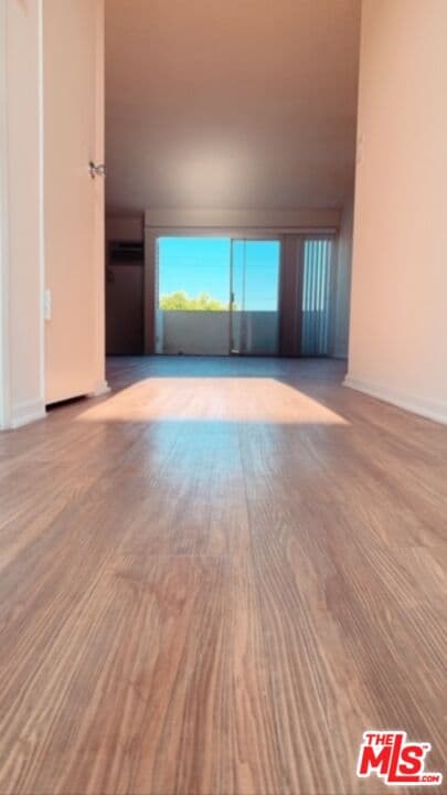 1 bd, 2 ba Condo in Los Angeles, CA — $2,295/mo — photo 2