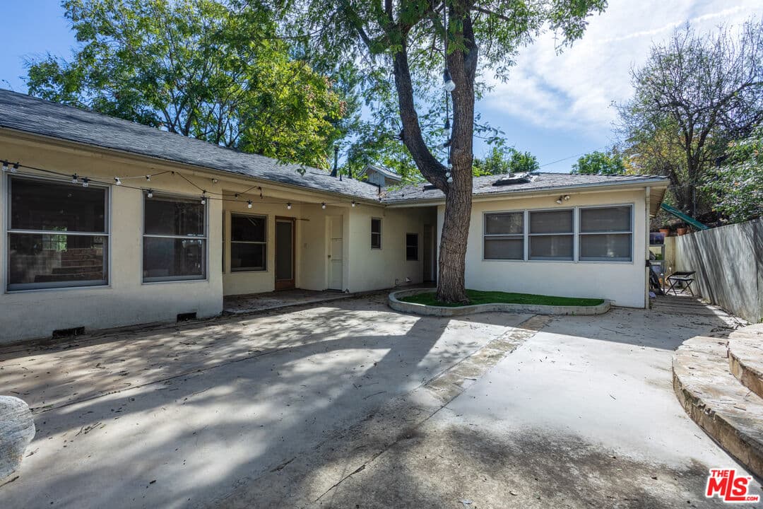 4 bd, 4 ba House in Tarzana, CA — $6,000/mo — photo 2
