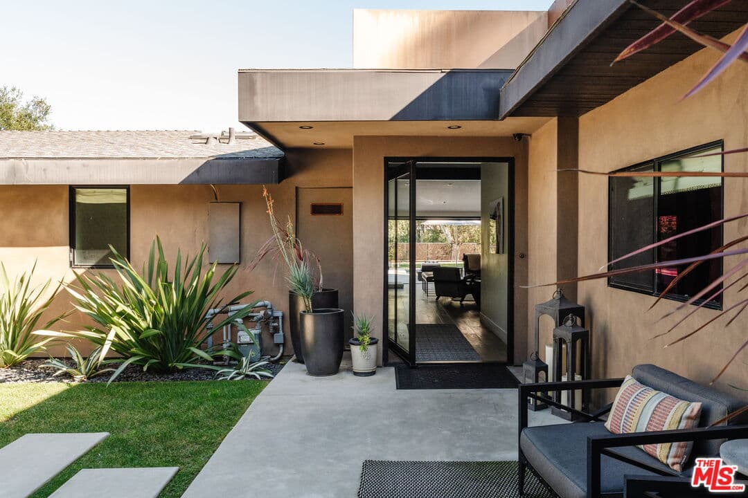 6 bd, 4 ba House in Los Angeles, CA — $20,000/mo — photo 1