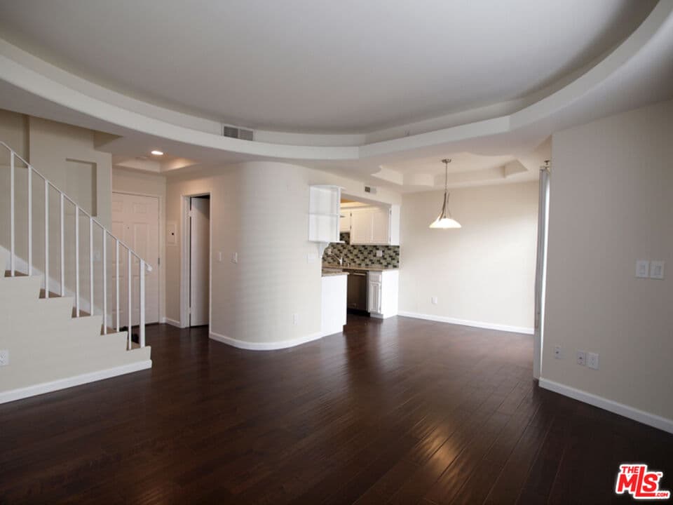 2 bd, 3 ba Condo in North Hollywood, CA — $3,475/mo — photo 2