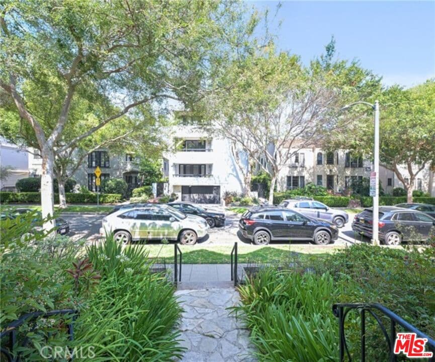 1BR House in Beverly Hills — $2,995/mo