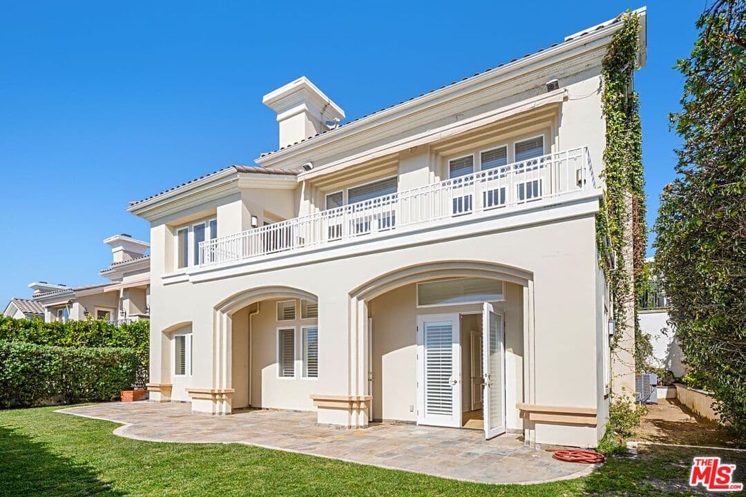 3 bd, 4 ba House in Pacific Palisades, CA — $13,500/mo — photo 1