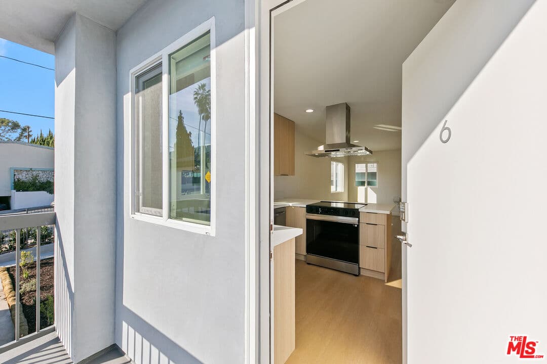 2 bd, 2 ba Apartment in West Hollywood, CA — $3,950/mo — photo 2