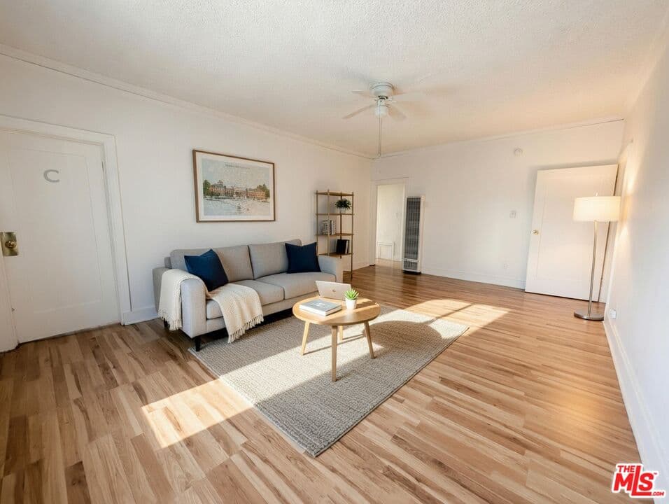 3 bd, 2 ba Apartment in Los Angeles, CA — $2,950/mo — photo 1