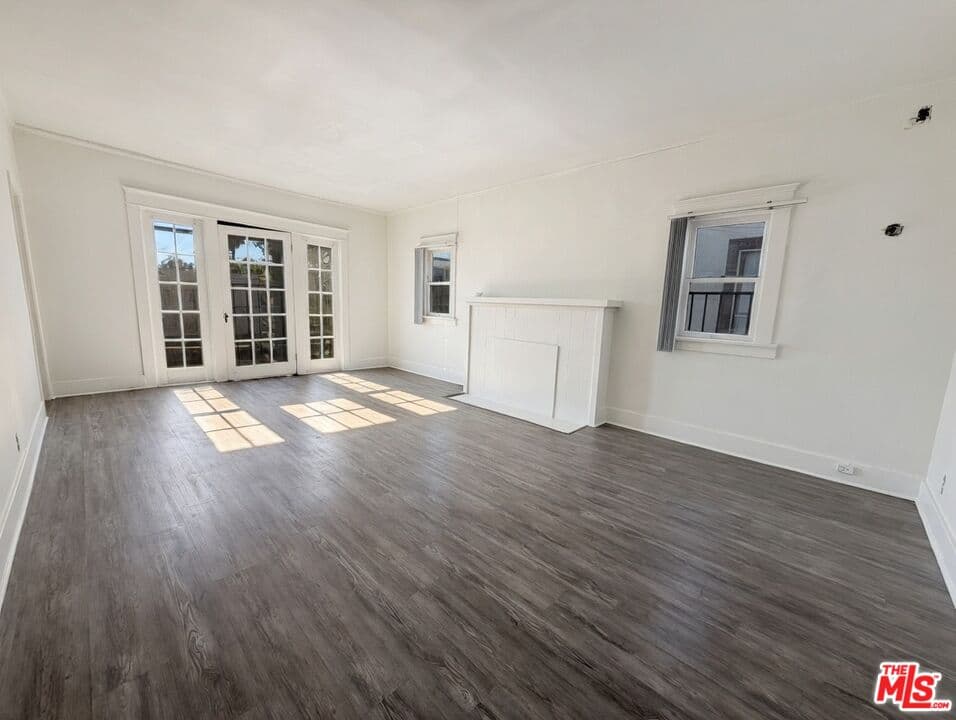 2 bd, 1 ba Apartment in Los Angeles, CA — $2,150/mo — photo 1