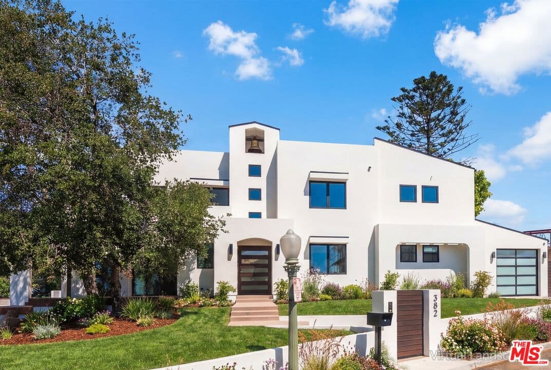 8 bd, 9 ba House in Pacific Palisades, CA — $35,000/mo — photo 1