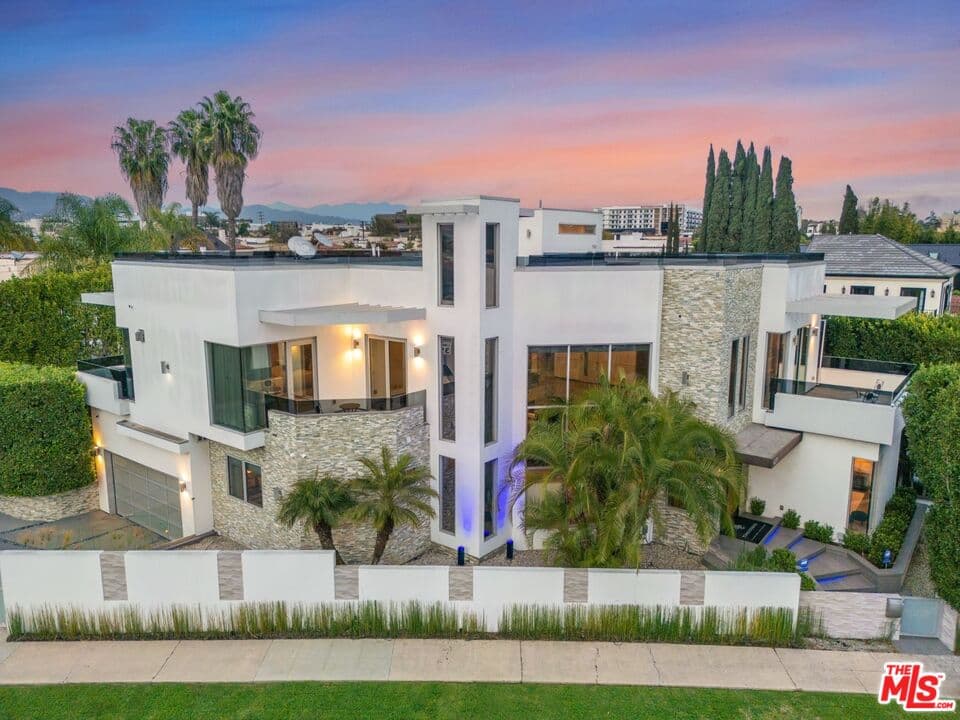 5 bd, 6 ba House in Los Angeles, CA — $24,950/mo — photo 1