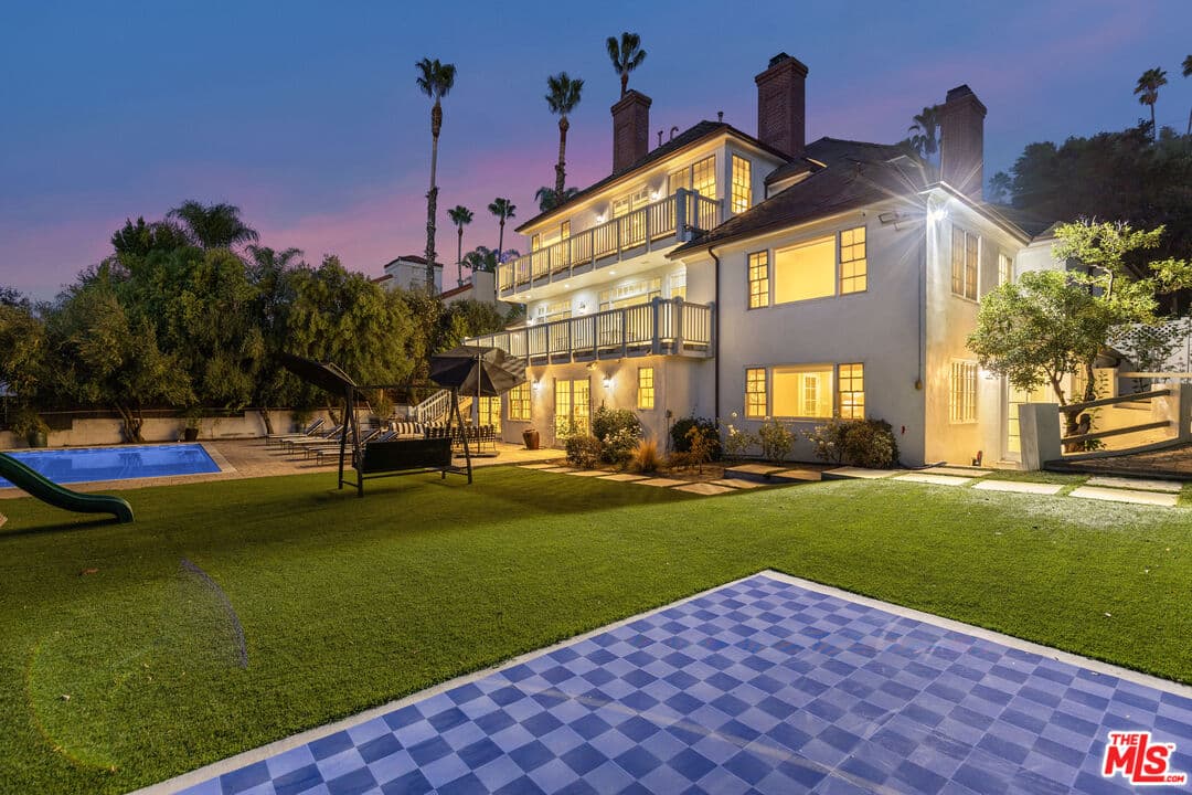 6 bd, 8 ba House in Sherman Oaks, CA — $36,900/mo — photo 2