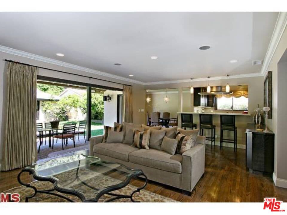 3 bd, 4 ba House in Beverly Hills, CA — $10,500/mo — photo 2