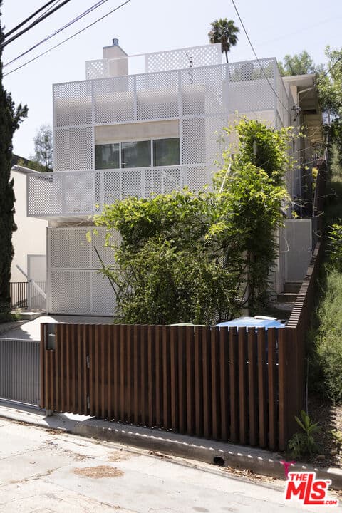 2 bd, 3 ba House in Los Angeles, CA — $6,500/mo — photo 1