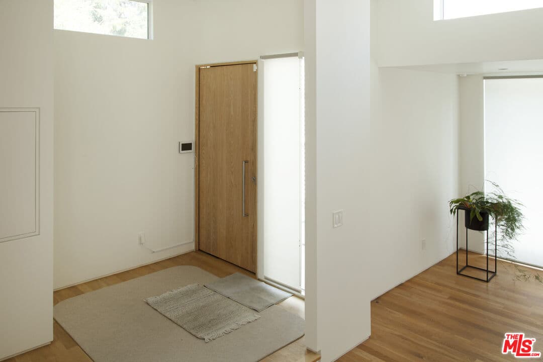 2 bd, 3 ba House in Los Angeles, CA — $6,500/mo — photo 2