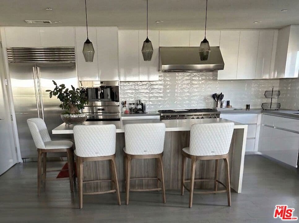 3 bd, 4 ba Condo in Pacific Palisades, CA — $24,000/mo — photo 2