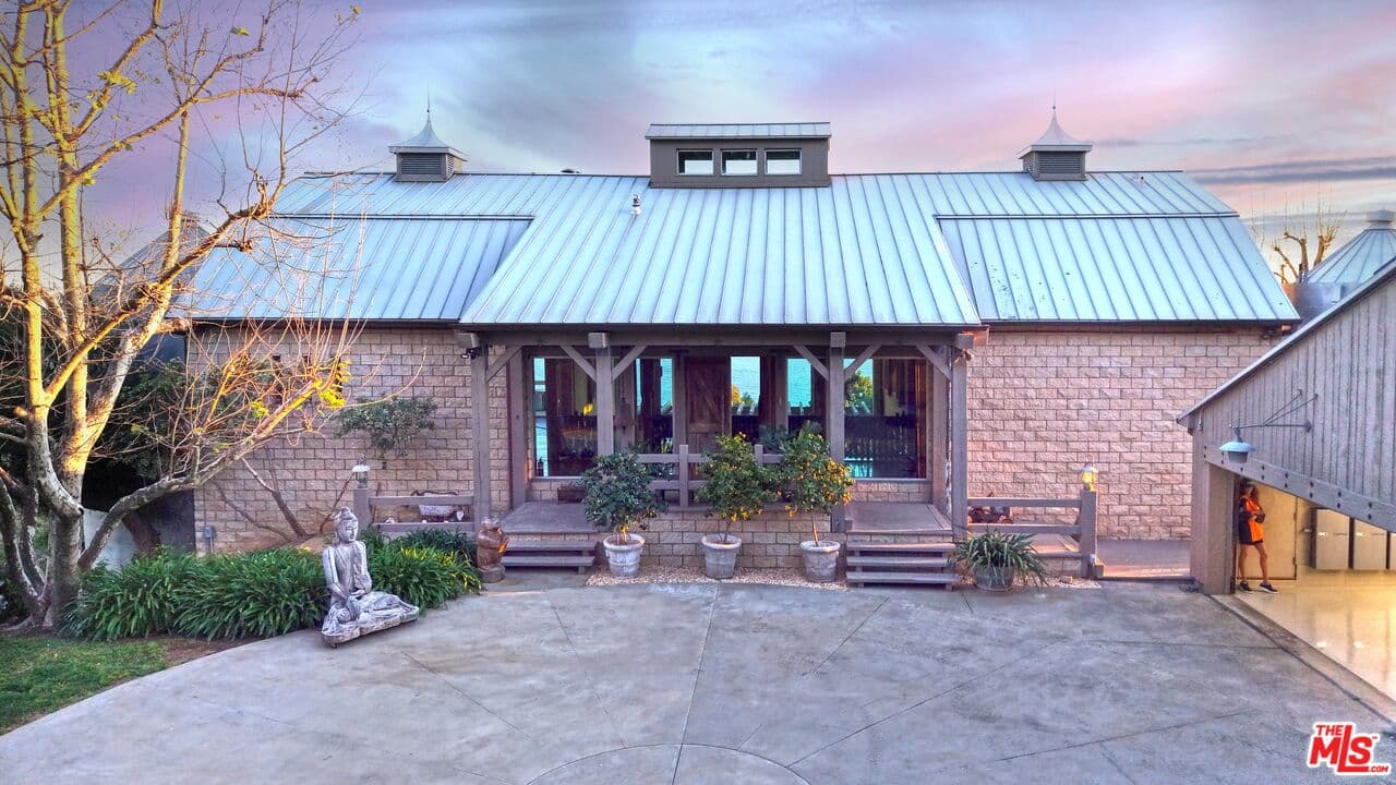 3 bd, 4 ba House in Malibu, CA — $36,000/mo — photo 2