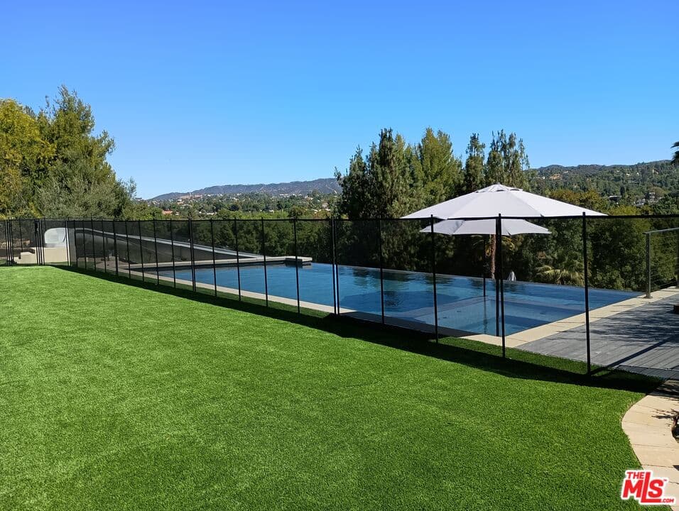 6 bd, 7 ba House in Woodland Hills, CA — $33,000/mo — photo 1