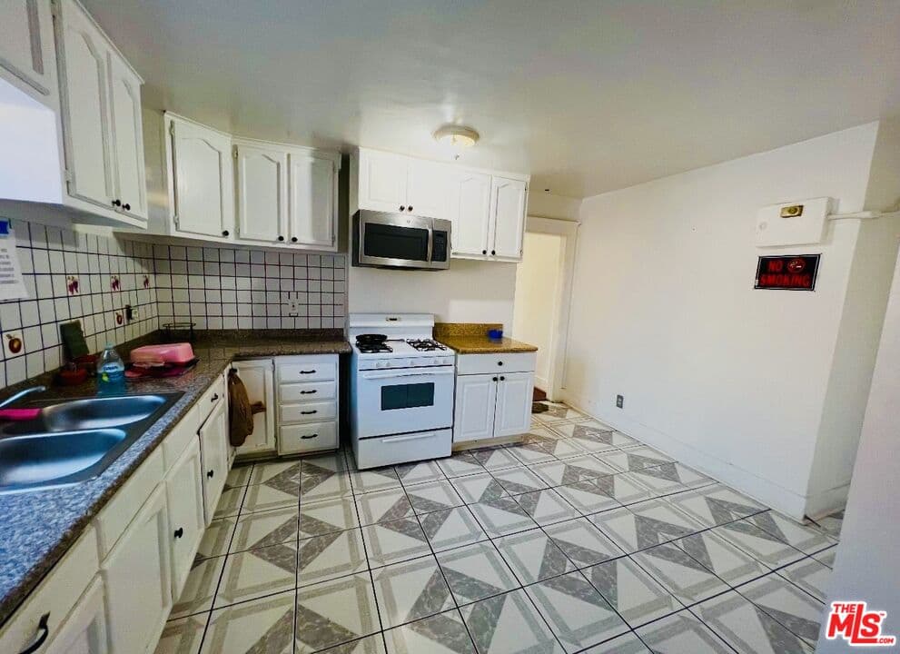 6 bd, 3 ba House in Los Angeles, CA — $5,495/mo — photo 2