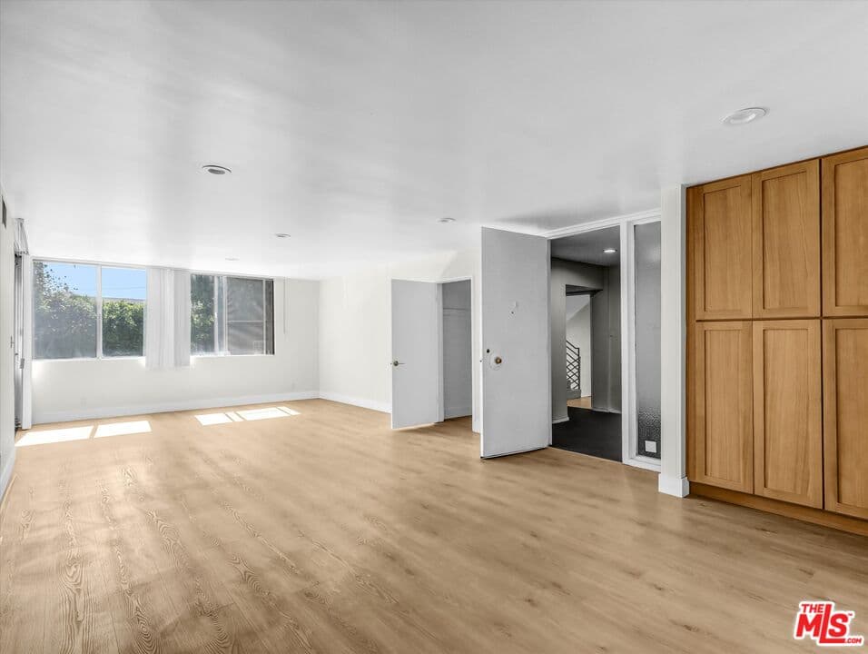2 bd, 2 ba Condo in Beverly Hills, CA — $4,250/mo — photo 1