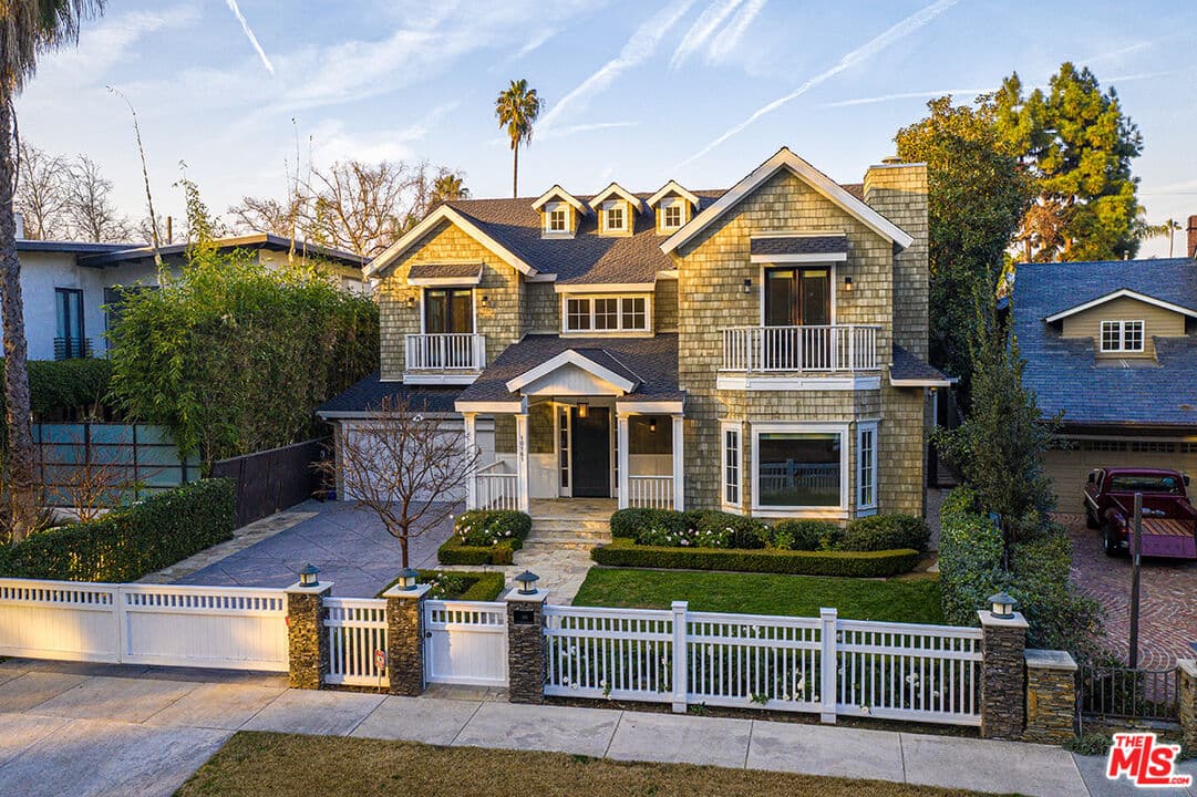 5 bd, 7 ba House in Toluca Lake, CA — $19,000/mo — photo 2