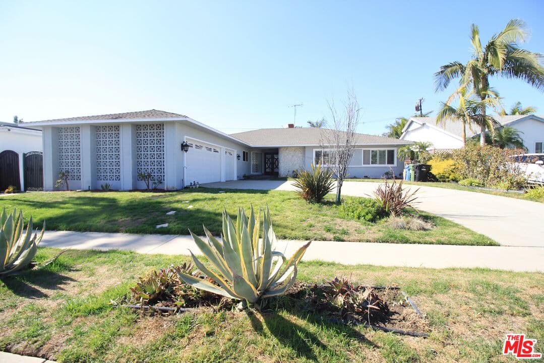 4 bd, 4 ba House in Los Angeles, CA — $13,000/mo — photo 2