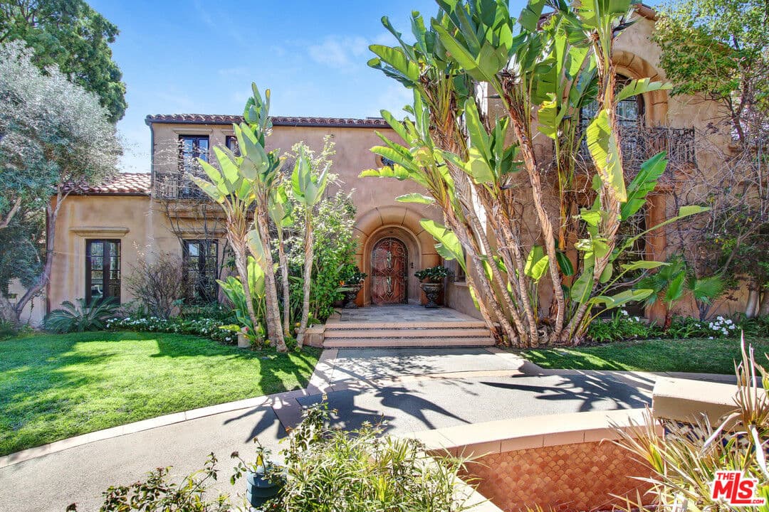 8 bd, 11 ba House in Beverly Hills, CA — $45,000/mo — photo 1