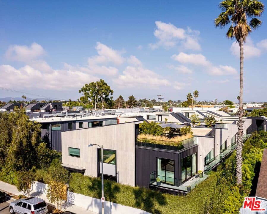 3BR House in Venice β $18,000/mo