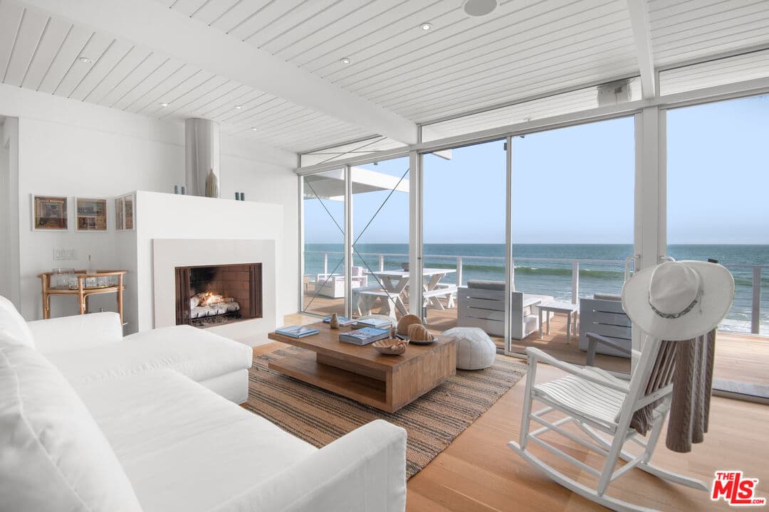 3 bd, 2 ba House in Malibu, CA — $28,500/mo — photo 1