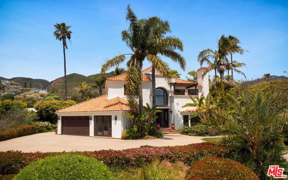 4 bd, 3 ba House in Malibu, CA — $18,000/mo — photo 2