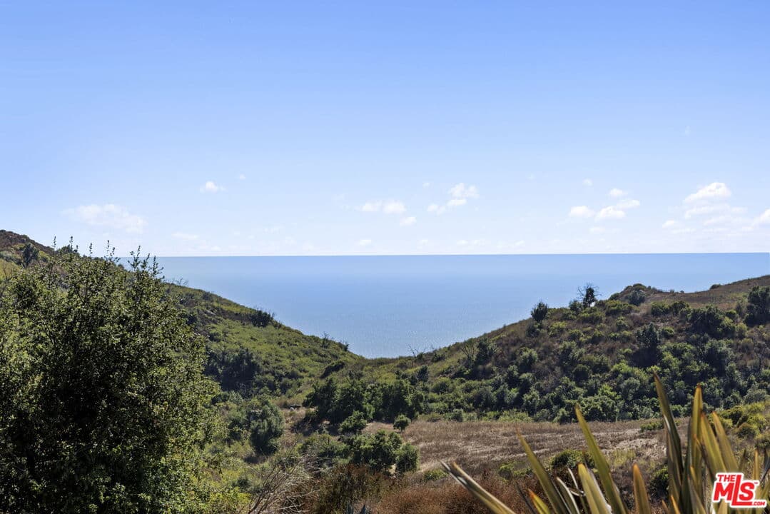 3 bd, 2 ba House in Malibu, CA — $6,000/mo — photo 2