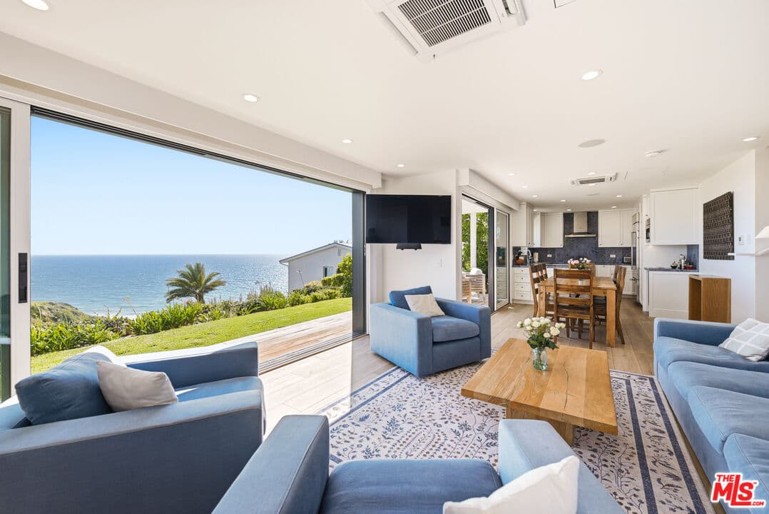 3 bd, 4 ba Condo in Malibu, CA — $14,950/mo — photo 2