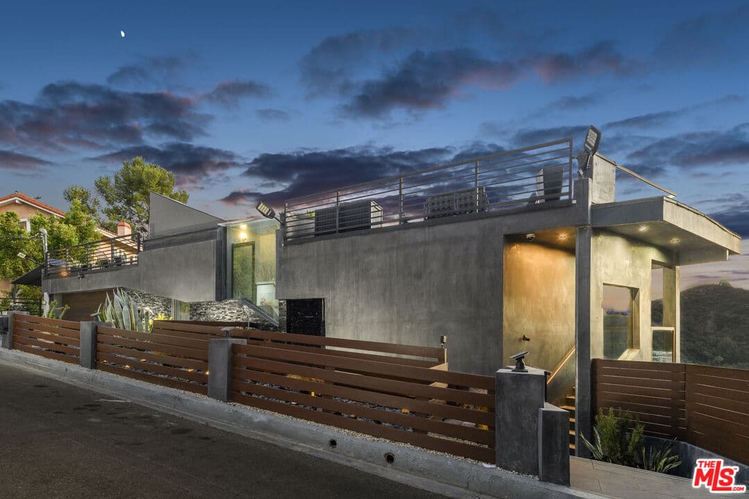 4 bd, 5 ba Townhouse in Beverly Hills, CA — $21,500/mo — photo 1