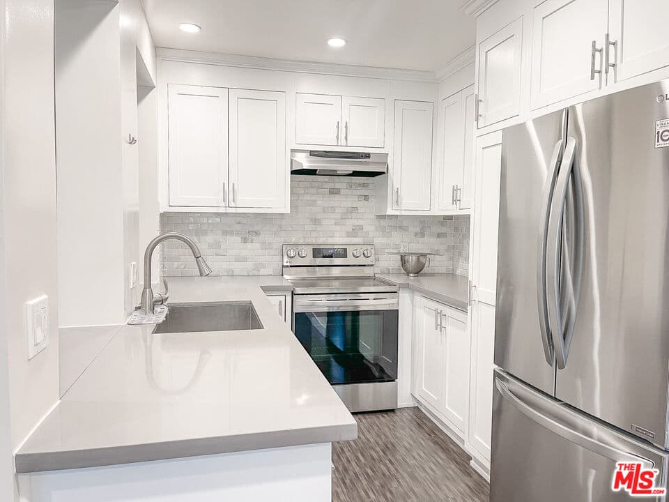 3 bd, 2 ba Townhouse in Los Angeles, CA — $4,195/mo — photo 1