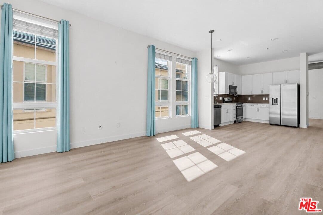 2 bd, 2 ba Condo in Playa Vista, CA — $6,500/mo — photo 2
