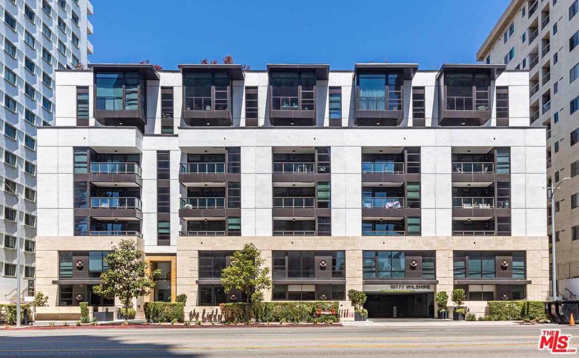 2 bd, 3 ba Condo in Los Angeles, CA — $8,950/mo — photo 1