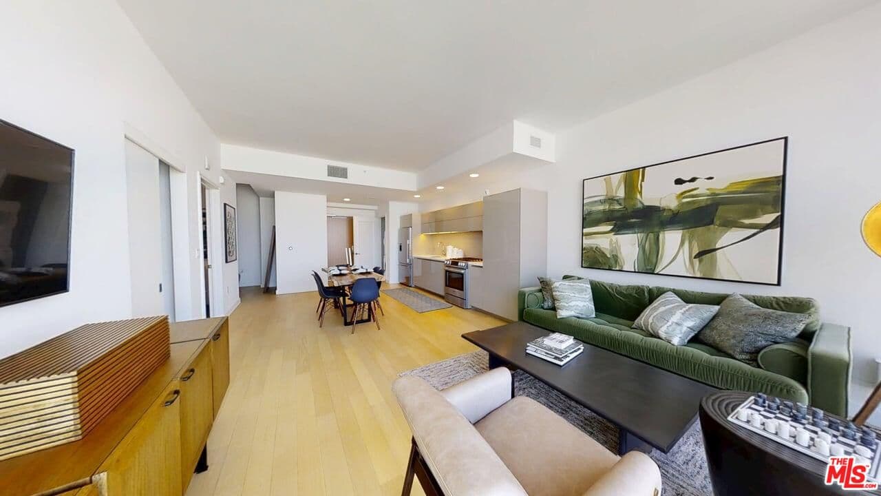 1 bd, 1 ba Apartment in Los Angeles, CA — $3,764/mo — photo 2