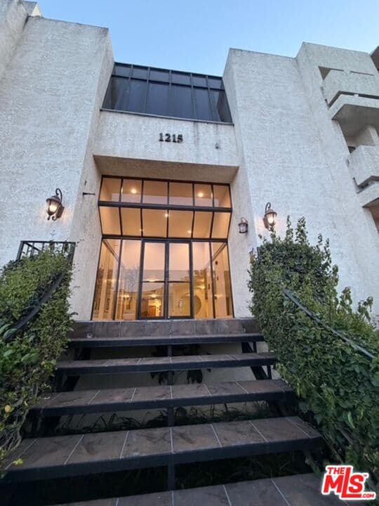 2 bd, 2 ba Apartment in Los Angeles, CA — $5,200/mo — photo 1