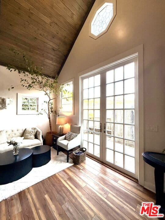 1 bd, 1 ba Townhouse in Los Alamos, CA — $2,850/mo — photo 2