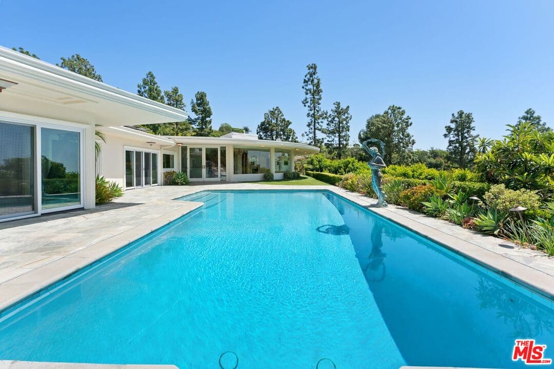 5 bd, 6 ba House in Beverly Hills, CA — $24,500/mo — photo 1