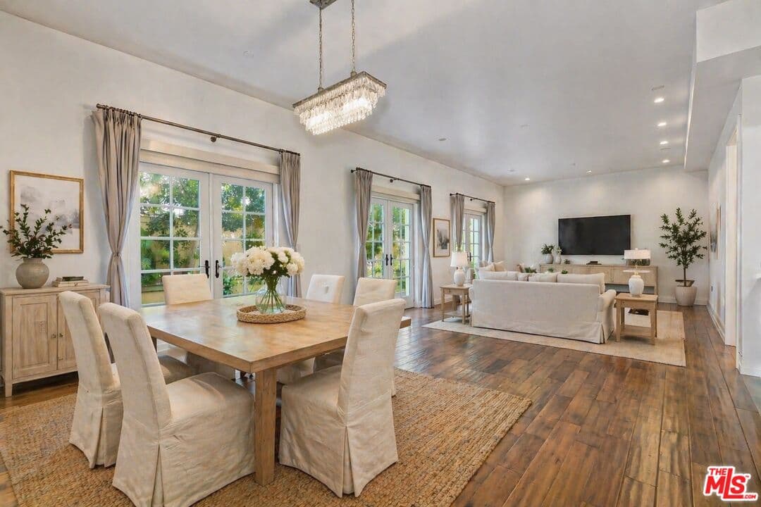 3 bd, 3 ba Townhouse in Beverly Hills, CA — $9,500/mo — photo 1