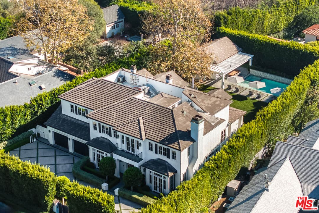 6 bd, 9 ba House in Pacific Palisades, CA — $75,000/mo — photo 1