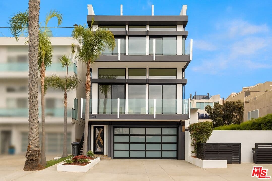 4 bd, 4 ba House in Playa Del Rey, CA — $19,995/mo — photo 1