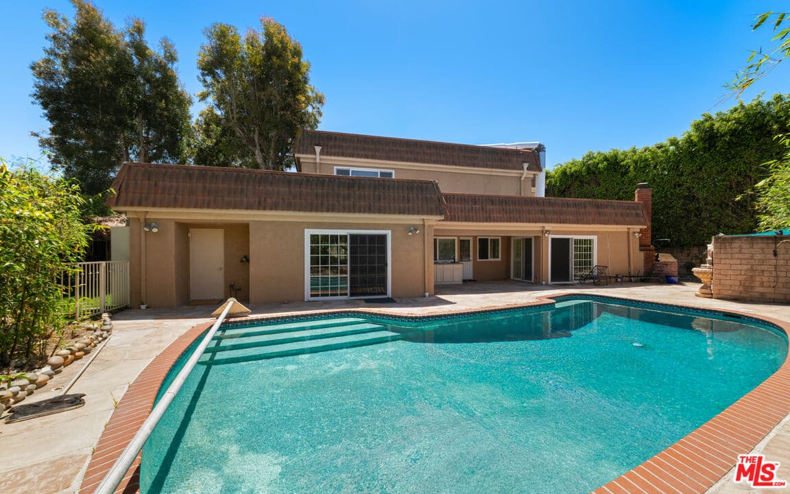 7 bd, 6 ba House in Los Angeles, CA — $12,995/mo — photo 1