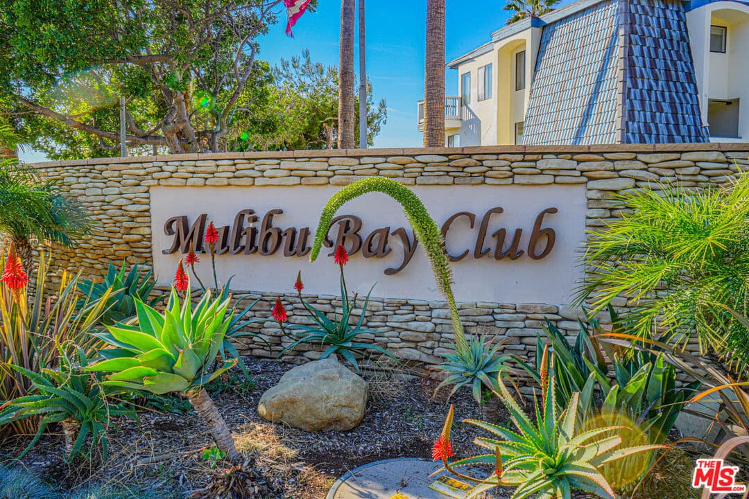 2 bd, 2 ba Condo in Malibu, CA — $5,500/mo — photo 2