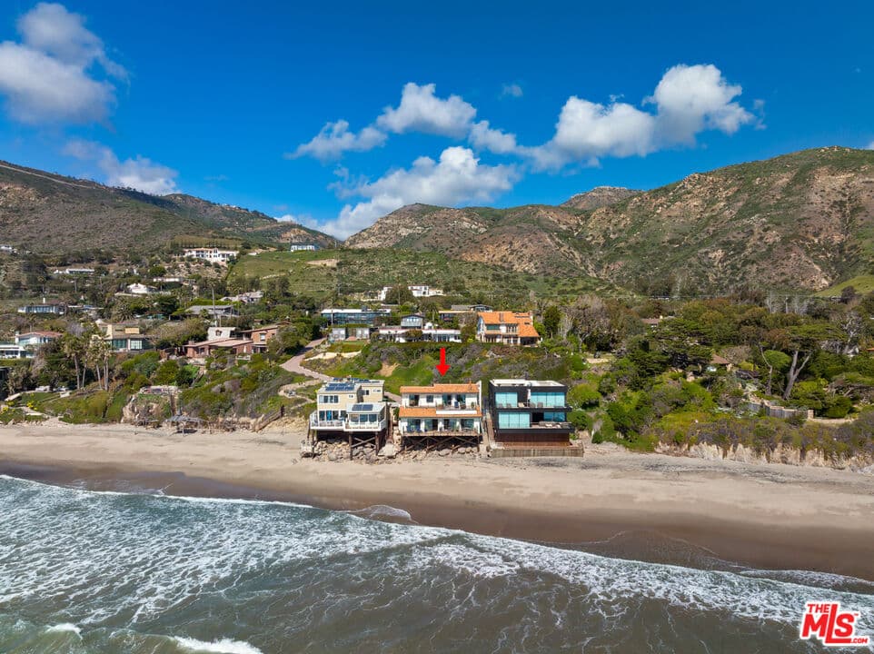 4 bd, 3 ba House in Malibu, CA — $45,000/mo — photo 1