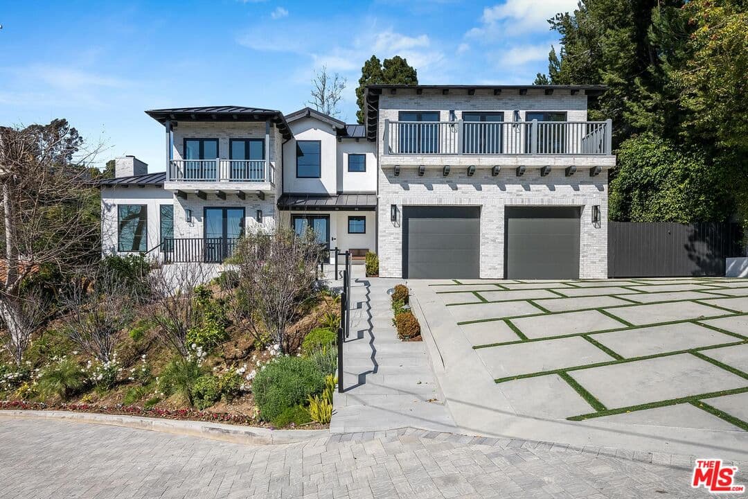 6 bd, 6 ba House in Pacific Palisades, CA — $25,000/mo — photo 1