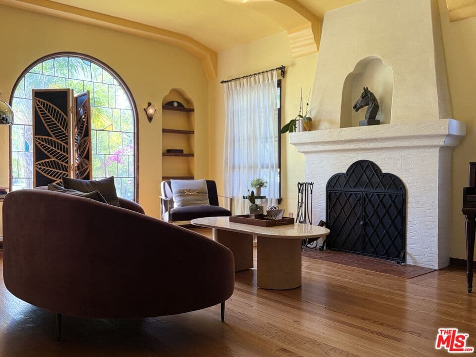 2BR House in Glendale β $6,750/mo
