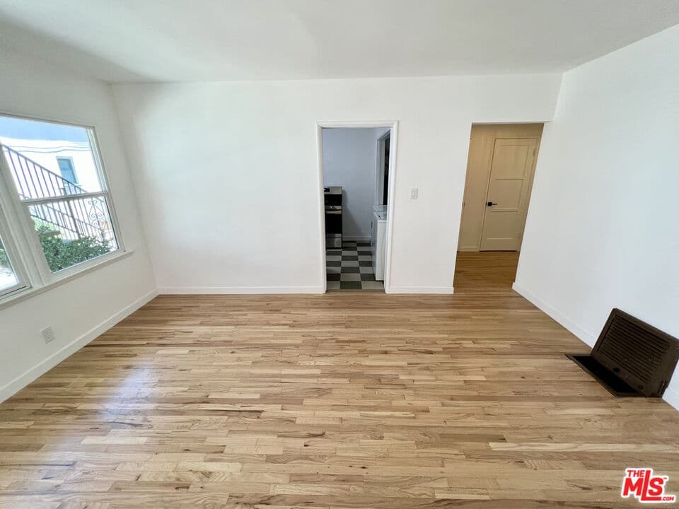 1 bd, 1 ba Townhouse in West Hollywood, CA — $2,495/mo — photo 2