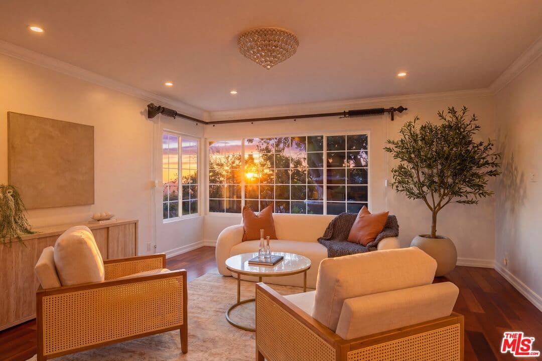 5 bd, 4 ba House in Los Angeles, CA — $8,500/mo — photo 2
