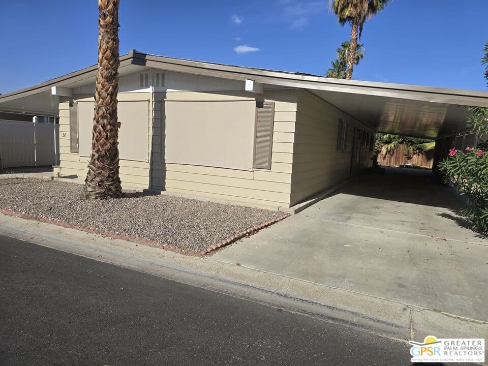 2 bd, 2 ba House in Cathedral City, CA — $1,895/mo — photo 2
