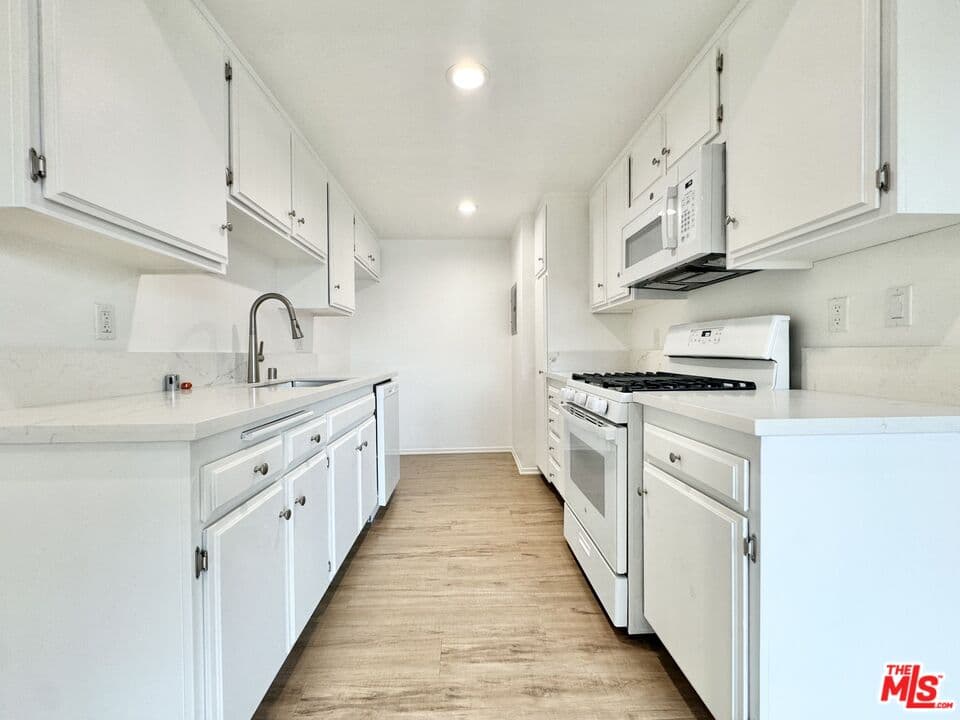 1BR Apartment in Los Angeles β $2,225/mo